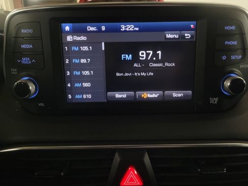 Used 2020 Hyundai Santa Fe SEL image 25