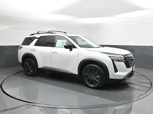 New 2026 Nissan Pathfinder SL w/ SL Premium Package FWD image 17