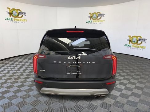 Certified 2022 Kia Telluride SX w/ SX Prestige Package image 3