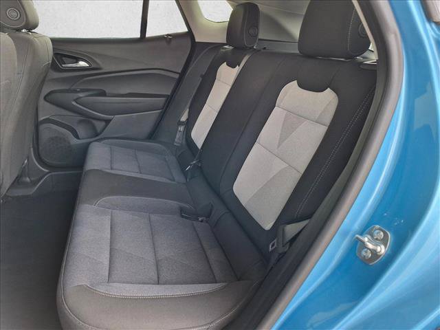 Used 2025 Chevrolet Trax LS w/ LS Convenience Package FWD image 17