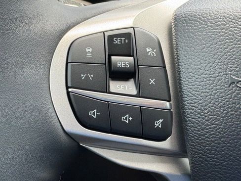 New 2025 Ford Explorer Active image 8