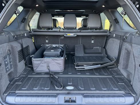 New 2026 Land Rover Discovery Limited Edition AWD/4WD image 33