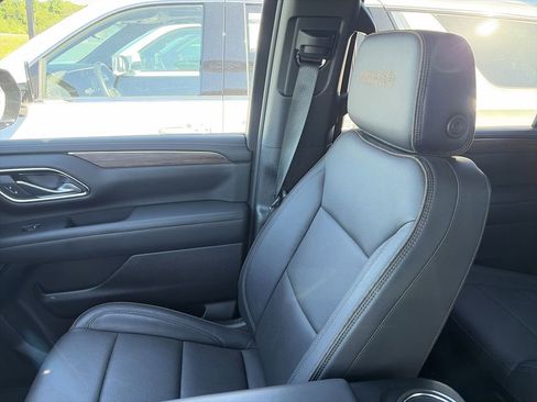 Used 2024 Chevrolet Suburban High Country AWD/4WD image 25