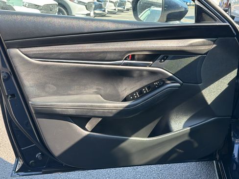 Used 2025 MAZDA MAZDA3 s FWD image 11