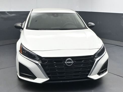 Certified 2024 Nissan Altima 2.5 S FWD image 2