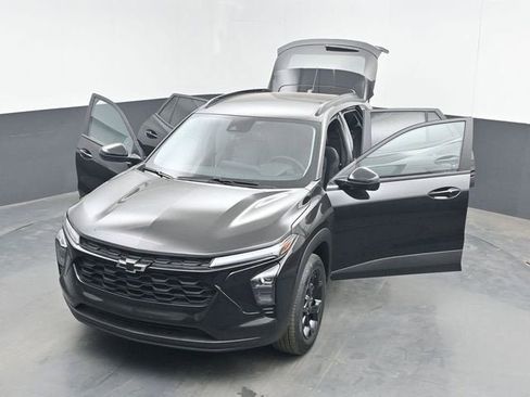 New 2026 Chevrolet Trax LT w/ Driver Confidence Package FWD image 48