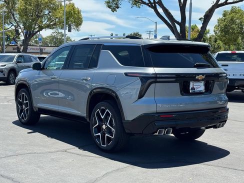 New 2026 Chevrolet Traverse High Country w/ LPO, Floor Liner Package AWD/4WD image 4