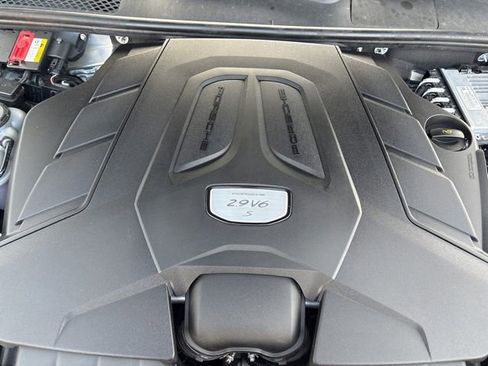 Used 2020 Porsche Cayenne S image 36