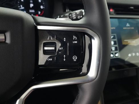 Certified 2025 Land Rover Discovery Sport S image 24