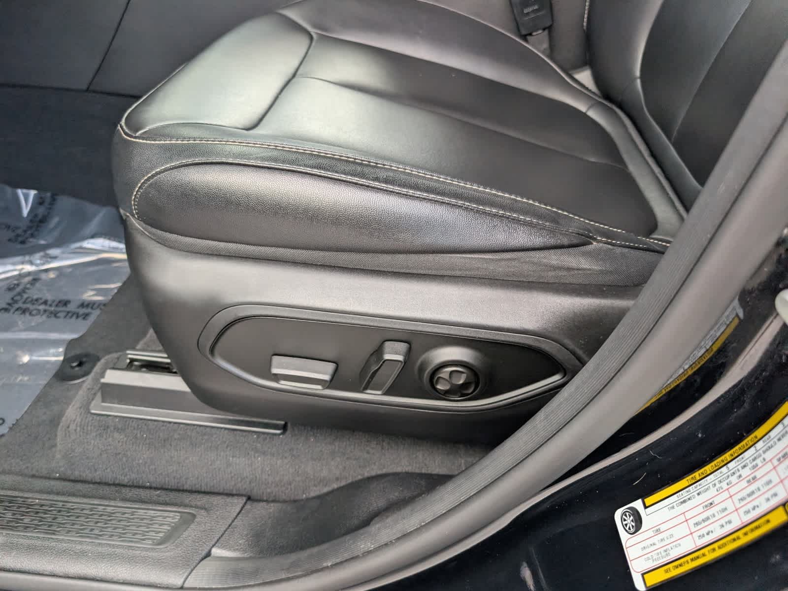 Used 2023 Jeep Grand Cherokee Limited AWD/4WD image 21