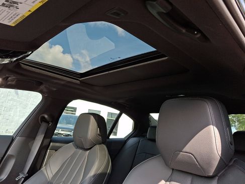 Used 2025 BMW i5 xDrive40 w/ Premium Package image 16