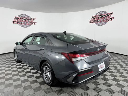Used 2024 Hyundai Elantra SE FWD image 5