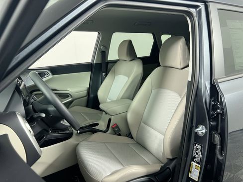 New 2025 Kia Soul LX image 13