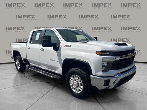 Used 2024 Chevrolet Silverado 2500 LT AWD/4WD image 8