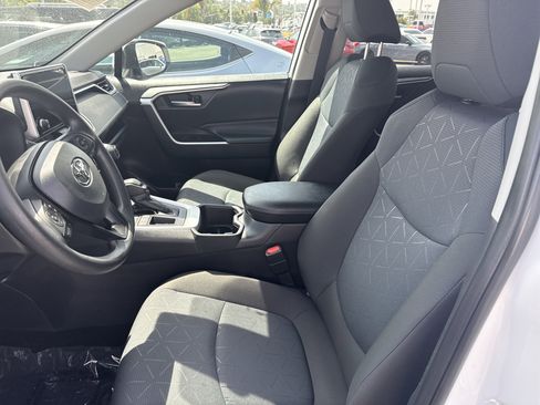 Used 2025 Toyota RAV4 XLE FWD image 12