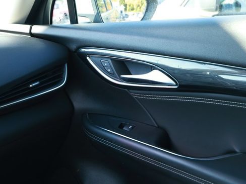 Used 2023 Buick Envision Essence image 29