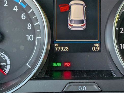 Used 2019 Volkswagen e-Golf SE w/ Driver Assistance Package image 11