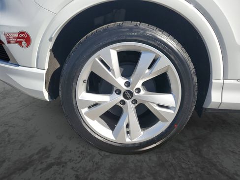 Used 2023 Audi Q4 e-tron Premium w/ 20" Wheel Package image 5