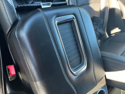 Used 2023 GMC Yukon Denali image 17