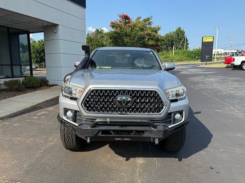 Used 2018 Toyota Tacoma TRD Off-Road AWD/4WD image 7