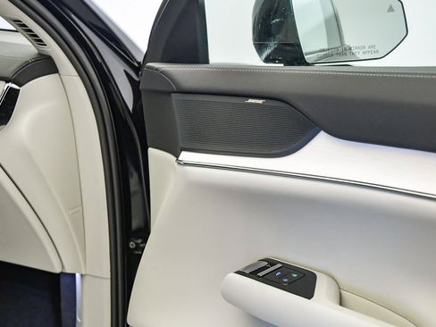 New 2025 Volvo EX90 Plus w/ Protection Package Premier image 19