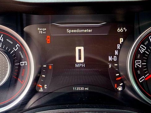 Used 2015 Dodge Challenger SXT RWD image 17