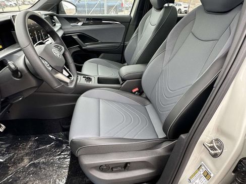 New 2026 Volkswagen Tiguan SE R-Line AWD/4WD image 13