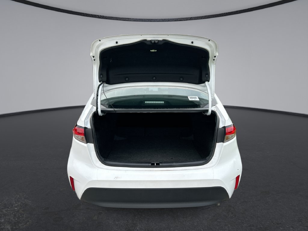 Used 2026 Toyota Corolla LE FWD image 29