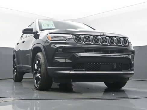 New 2025 Jeep Compass Latitude w/ Sun & Sound Group AWD/4WD image 53