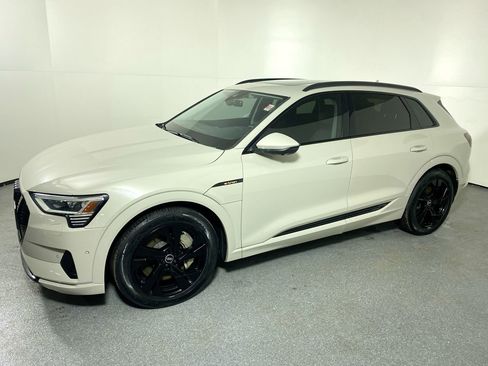 Certified 2021 Audi e-tron Premium w/ Convenience Plus Package image 25