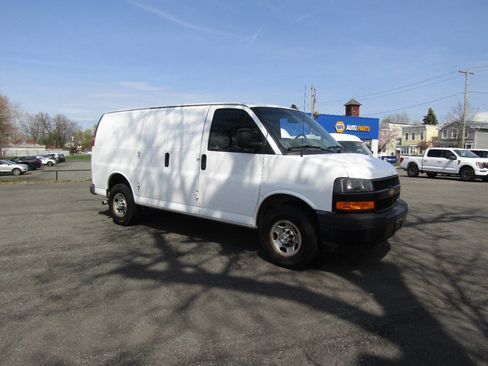 Used 2021 Chevrolet Express 2500 w/ Driver Convenience Package RWD image 30