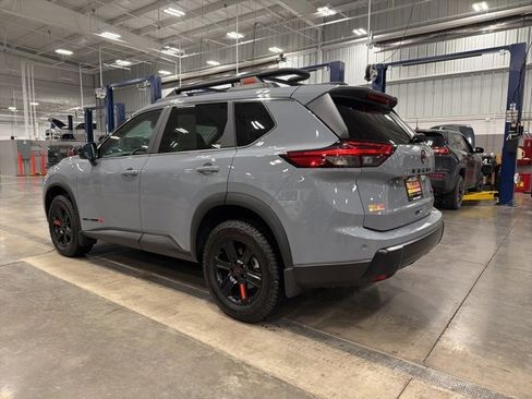 Used 2025 Nissan Rogue SV w/ Rock Creek Premium Package image 5