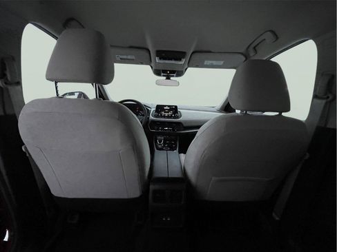 Used 2025 Nissan Rogue SV image 17