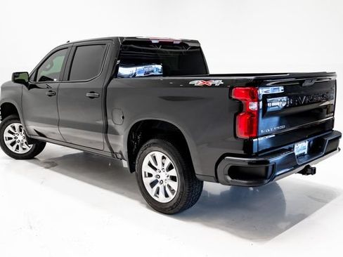 Used 2021 Chevrolet Silverado 1500 Custom AWD/4WD image 26