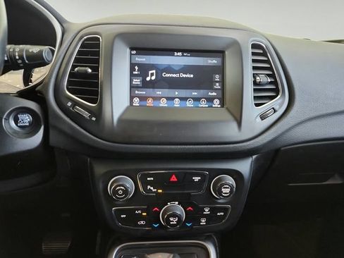 Used 2018 Jeep Compass Latitude w/ Popular Equipment Group FWD image 16