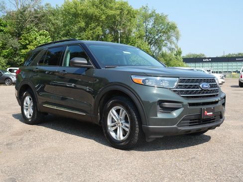 Used 2024 Ford Explorer XLT w/ Class IV Trailer Tow Package AWD/4WD image 1