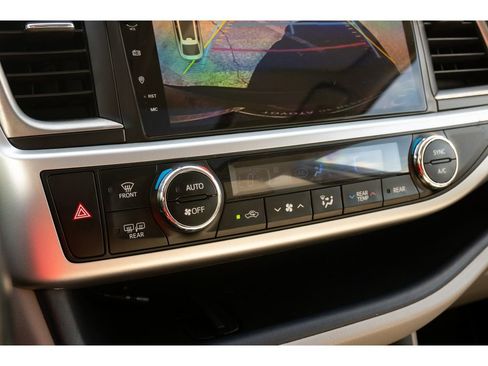 Used 2015 Toyota Highlander XLE AWD/4WD image 26