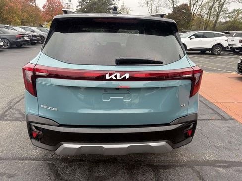 New 2026 Kia Seltos S image 3