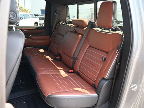 Used 2025 GMC Sierra 2500 Denali Ultimate w/ Max Trailering Package AWD/4WD image 10