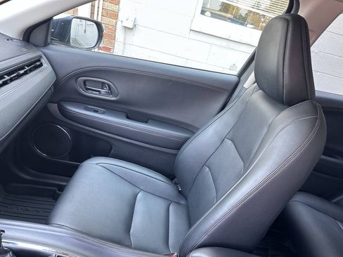 Used 2019 Honda HR-V Touring image 39