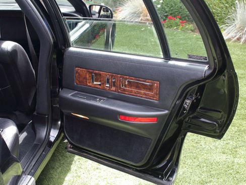 Used 1996 Cadillac Fleetwood Brougham RWD image 51