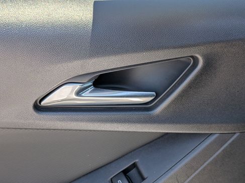 Used 2026 Chevrolet Equinox LT FWD image 27