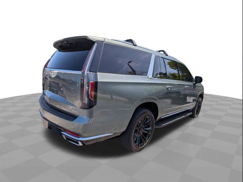 Certified 2024 Cadillac Escalade ESV Premium Luxury AWD/4WD image 4