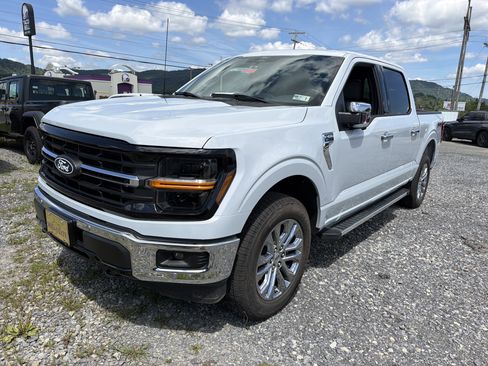 Used 2025 Ford F150 XLT w/ Equipment Group 302A MID AWD/4WD image 10