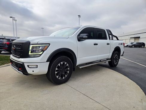 Used 2020 Nissan Titan PRO-4X w/ Pro-4x Convenience Package image 3