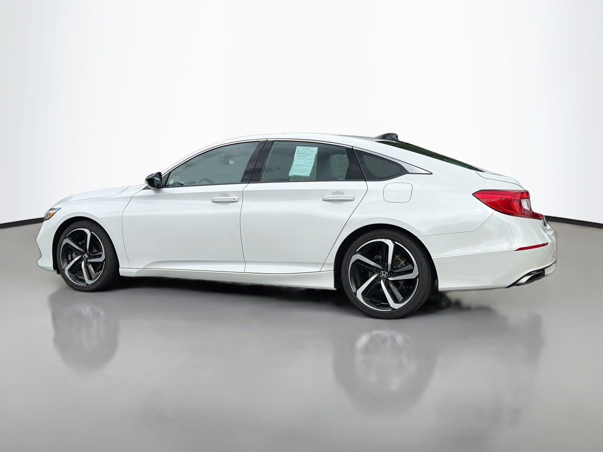 Used 2022 Honda Accord Sport image 4