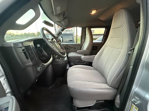 Used 2016 Chevrolet Express 3500 LT w/ LT Preferred Equipment Group image 10