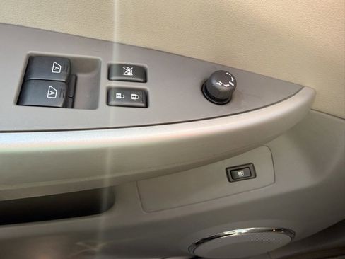 Used 2009 Nissan Quest w/ Seat Pkg image 16