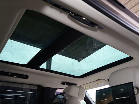 Used 2023 Land Rover Range Rover Autobiography image 17