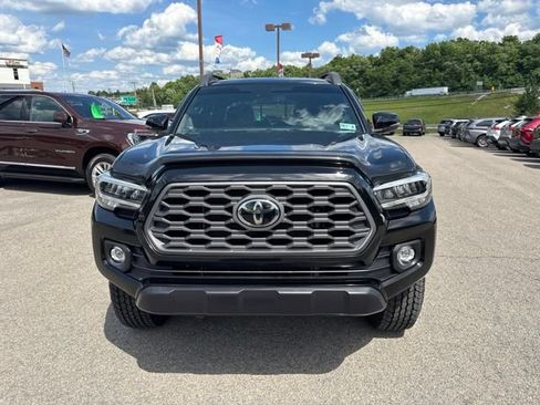 Used 2023 Toyota Tacoma TRD Off-Road w/ Technology Package AWD/4WD image 2